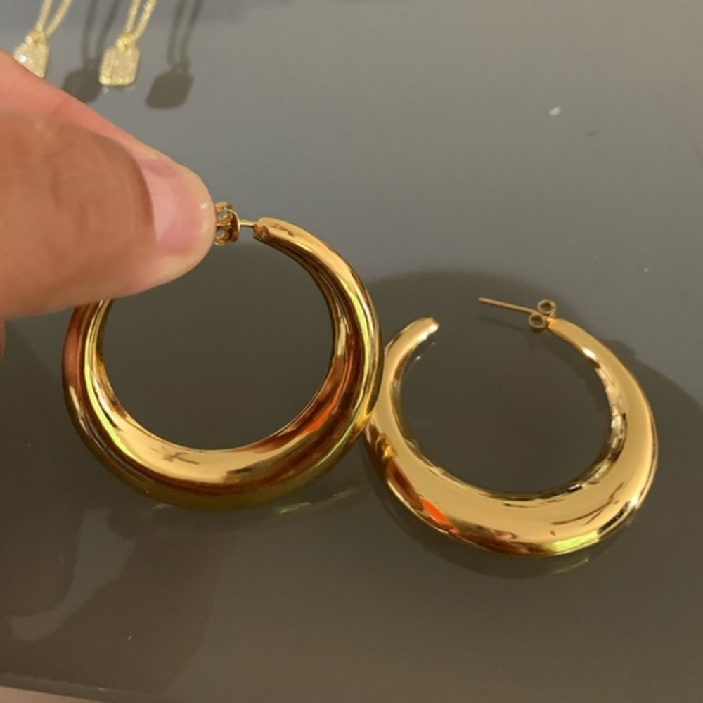 Argento Vivo Hoop Gold Earrings - Picture 5 of 7